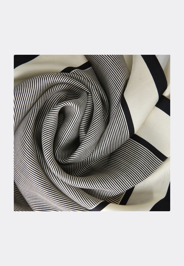 APASZKA TOMMY HILFIGER AW0AW17629C