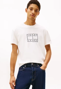 T-SHIRT MEĘSKI Z KRÓTKIM RĘKAWEM TOMMY JEANS DM0DM22317