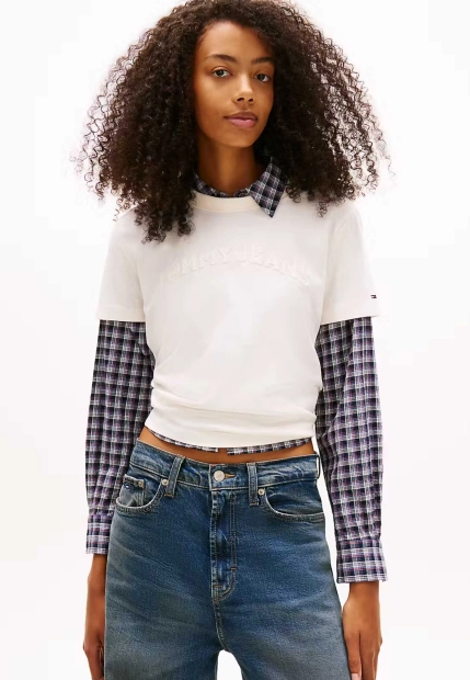 T-SHIRT DAMSKI Z KRÓTKIM RĘKAWEM TOMMY JEANS DW0DW22458