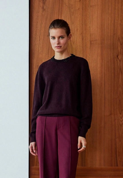 SWETER DAMSKI Z OZDOBNYM DEKOLTEM YERSE 43656