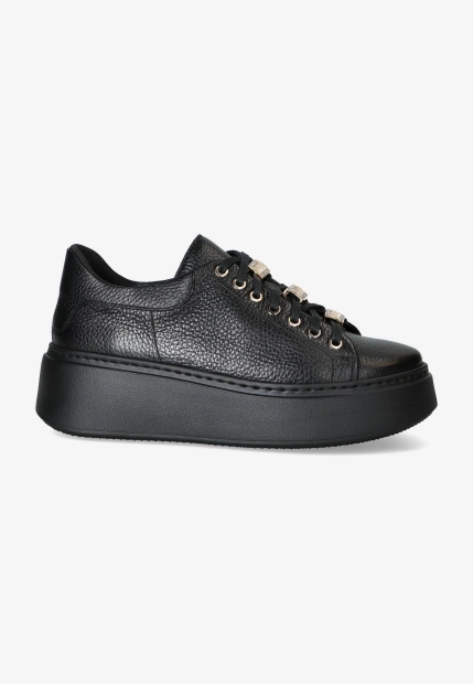 SKÓRZANE SNEAKERSY DAMSKIE NA GRUBSZEJ PODESZWIE VICTIM 9APB-L091